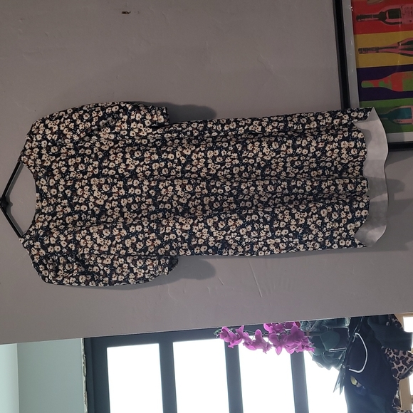 Zara floral dress - Picture 2 of 3